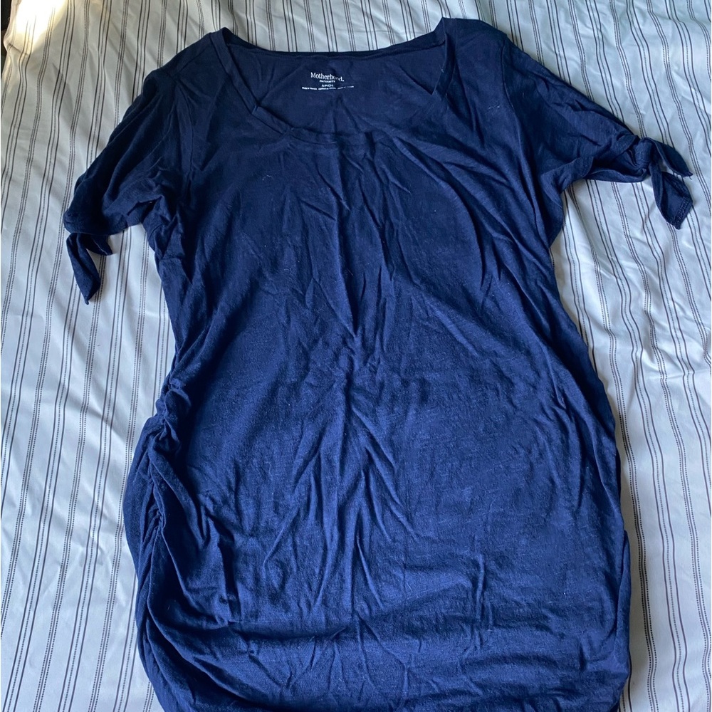 Blue maternity tshirt with sleeve tie